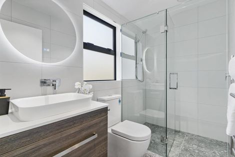 Photo of property in 54a Awaroa Road, Sunnyvale, Auckland, 0612