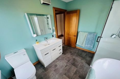 Photo of property in 2/12 Chislehurst Place, Bryndwr, Christchurch, 8052