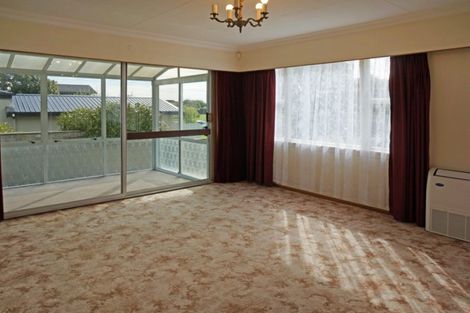 Photo of property in 2 Cruickshank Crescent, Rosedale, Invercargill, 9810