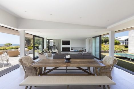 Photo of property in 65 Taumata Road, Omaha, 0986