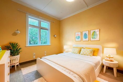 Photo of property in 2 Aparima Avenue, Miramar, Wellington, 6022