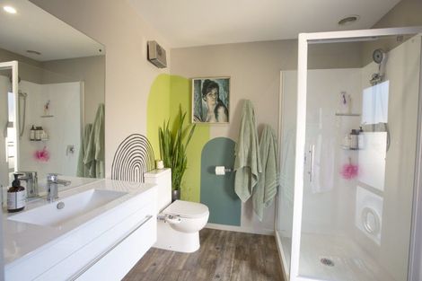 Photo of property in 1 Merivale Avenue, Wanaka, 9305