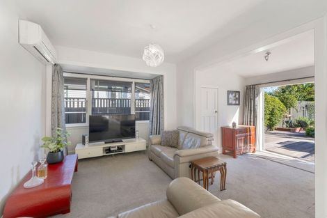Photo of property in 35 Cleveland Street, Edgeware, Christchurch, 8013