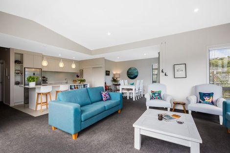 Photo of property in 52 Resolution Drive, Whitby, Porirua, 5024