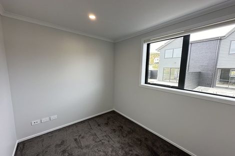 Photo of property in 32 Bee Lane, Whitby, Porirua, 5024