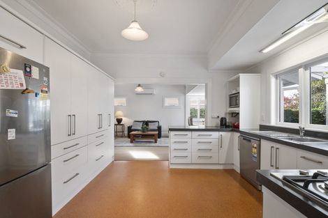 Photo of property in 44 Manapouri Crescent, Hokowhitu, Palmerston North, 4410