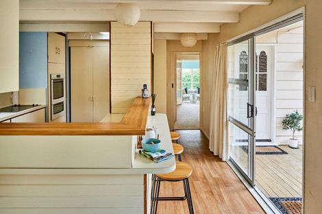 Photo of property in 398 Muritai Road, Eastbourne, Lower Hutt, 5013