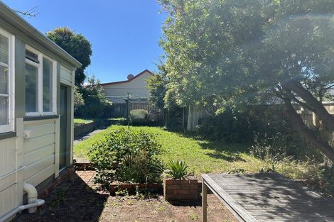 Photo of property in 30 Hargreaves Street, Mount Cook, Wellington, 6021