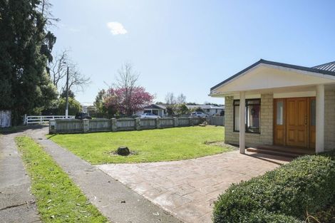 Photo of property in 15 Windsor Street, Dannevirke, 4930