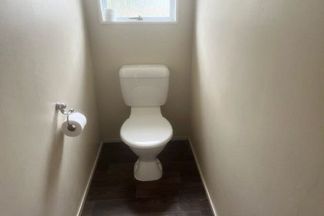 Photo of property in 2/34 Sandgate Avenue, Botany Downs, Auckland, 2010