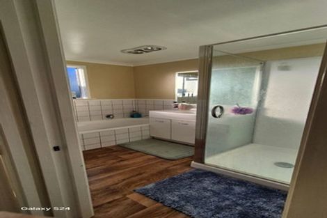 Photo of property in 17 Maple Grove, Maungaraki, Lower Hutt, 5010