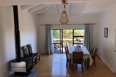 Photo of property in 947 East Coast Road, Torbay, Auckland, 0630