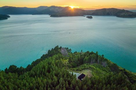 Photo of property in 1892 Port Underwood Road, Port Underwood, Picton, 7281