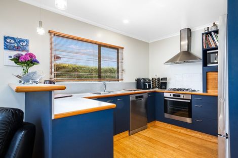 Photo of property in 138 Woodman Drive, Tawa, Wellington, 5028