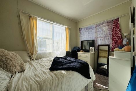 Photo of property in 18a Sylvan Crescent, Te Atatu South, Auckland, 0610