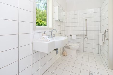 Photo of property in 48 Elizabeth Street, Waikanae, 5036