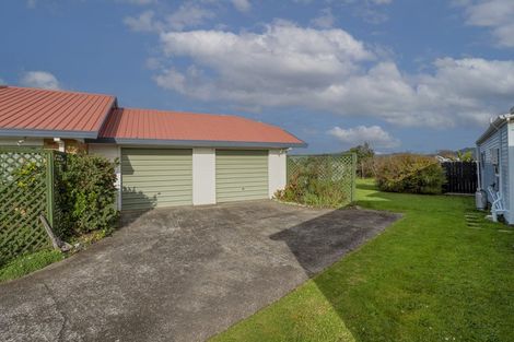 Photo of property in 16 Meadow Drive, Whitianga, 3510