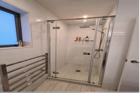 Photo of property in 37 Newington Road, Henderson, Auckland, 0612