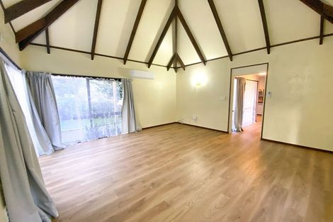 Photo of property in 18 Woodhouse Place, West Harbour, Auckland, 0618