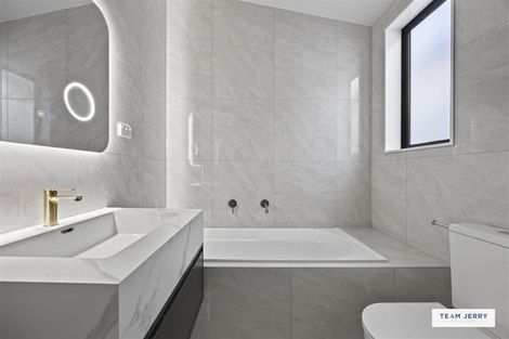 Photo of property in 27 Jandell Crescent, Bucklands Beach, Auckland, 2014