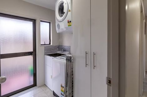 Photo of property in 1/13 Martin Place, Kelston, Auckland, 0602