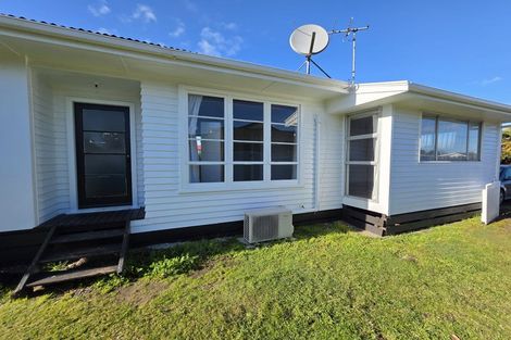 Photo of property in 100 Broadway, Carterton, 5713