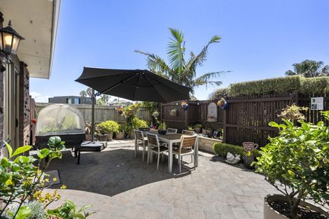 Photo of property in 2/22 Bramley Drive, Farm Cove, Auckland, 2012