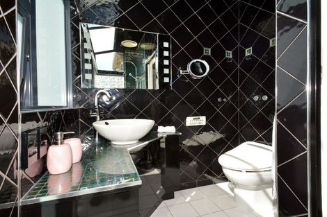 Photo of property in 85 Hargest Crescent, Saint Clair, Dunedin, 9012