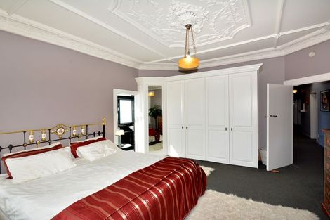 Photo of property in 85 Hargest Crescent, Saint Clair, Dunedin, 9012