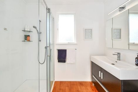 Photo of property in 9 Lomas Place, Manurewa, Auckland, 2102