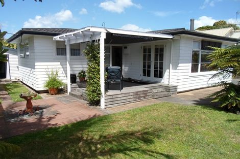 Photo of property in 49b Centreway Road, Orewa, 0931