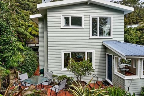 Photo of property in 13 Taumaru Avenue, Lowry Bay, Lower Hutt, 5013