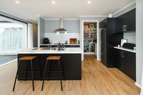 Photo of property in 2 Oldfield Lane, Marton, 4710