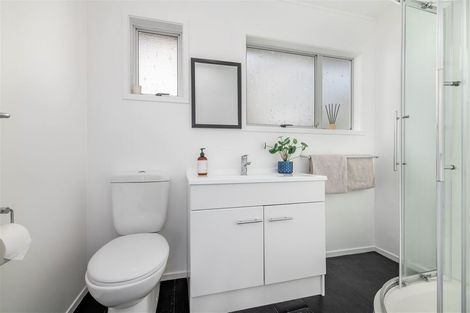 Photo of property in 2/45 Reynella Drive, Massey, Auckland, 0614