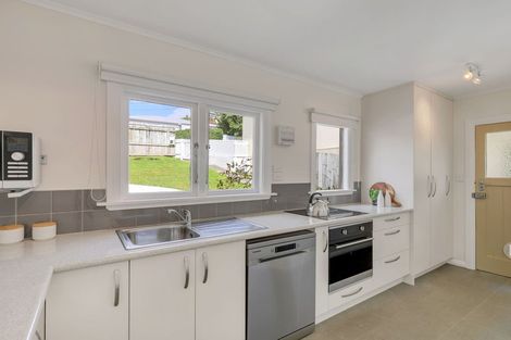 Photo of property in 9 Chester Road, Tawa, Wellington, 5028