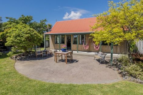 Photo of property in 18 Campion Road, Waikanae Beach, Waikanae, 5036
