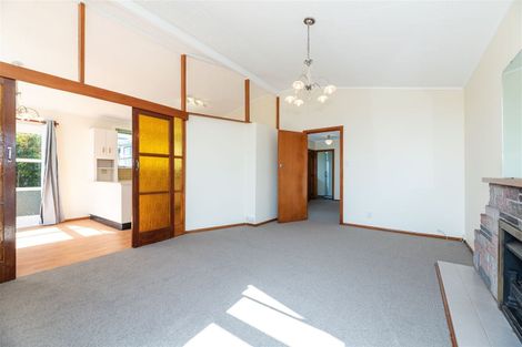 Photo of property in 41 Sunnyside Road, Sunnyvale, Auckland, 0612