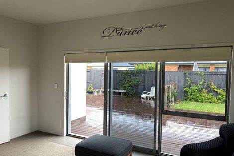 Photo of property in 24 Malbec Place, Rototuna, Hamilton, 3210