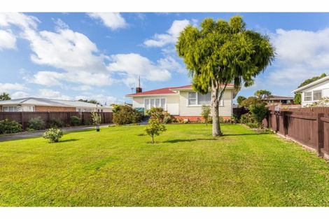 Photo of property in 1/39 Mcleod Road, Henderson, Auckland, 0612