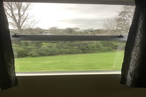 Photo of property in 1/98 Chislehurst Street, Henderson, Auckland, 0612