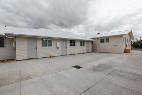 Photo of property in 12 Crescent Court, Melville, Hamilton, 3206