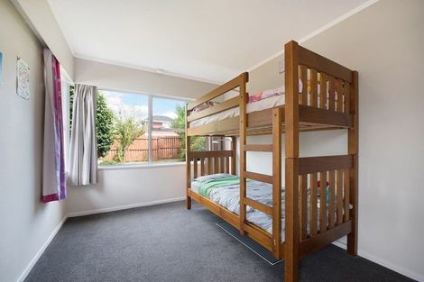 Photo of property in 4 Alton Terrace, Pakuranga Heights, Auckland, 2010