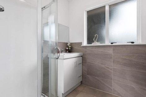 Photo of property in 56 Lynwood Road, New Lynn, Auckland, 0600