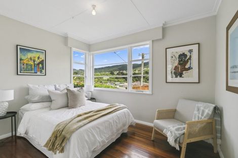 Photo of property in 20 Hinau Street, Tawa, Wellington, 5028