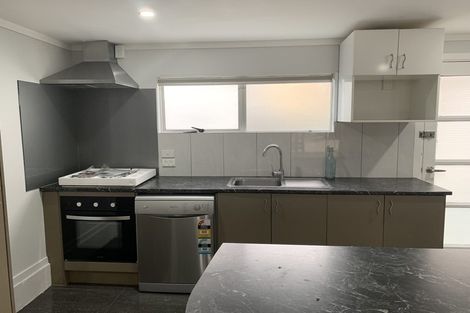 Photo of property in 39 Mataroa Road, Mount Wellington, Auckland, 1062