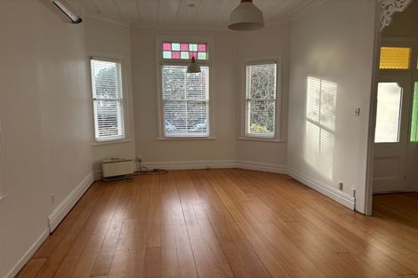 Photo of property in 1/30 Princes Street, Northcote Point, Auckland, 0627