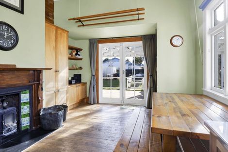 Photo of property in 64 Stanners Street, Eltham, 4322