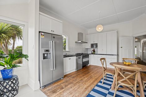 Photo of property in 155 Victoria Road, Saint Clair, Dunedin, 9012