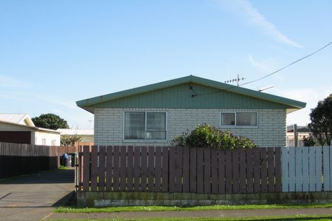 Photo of property in 15 Bamber Street, Castlecliff, Whanganui, 4501