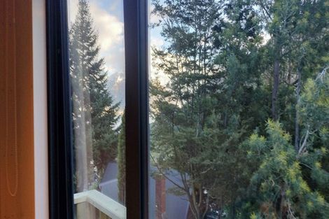 Photo of property in 26 Mackinnon Terrace, Sunshine Bay, Queenstown, 9300